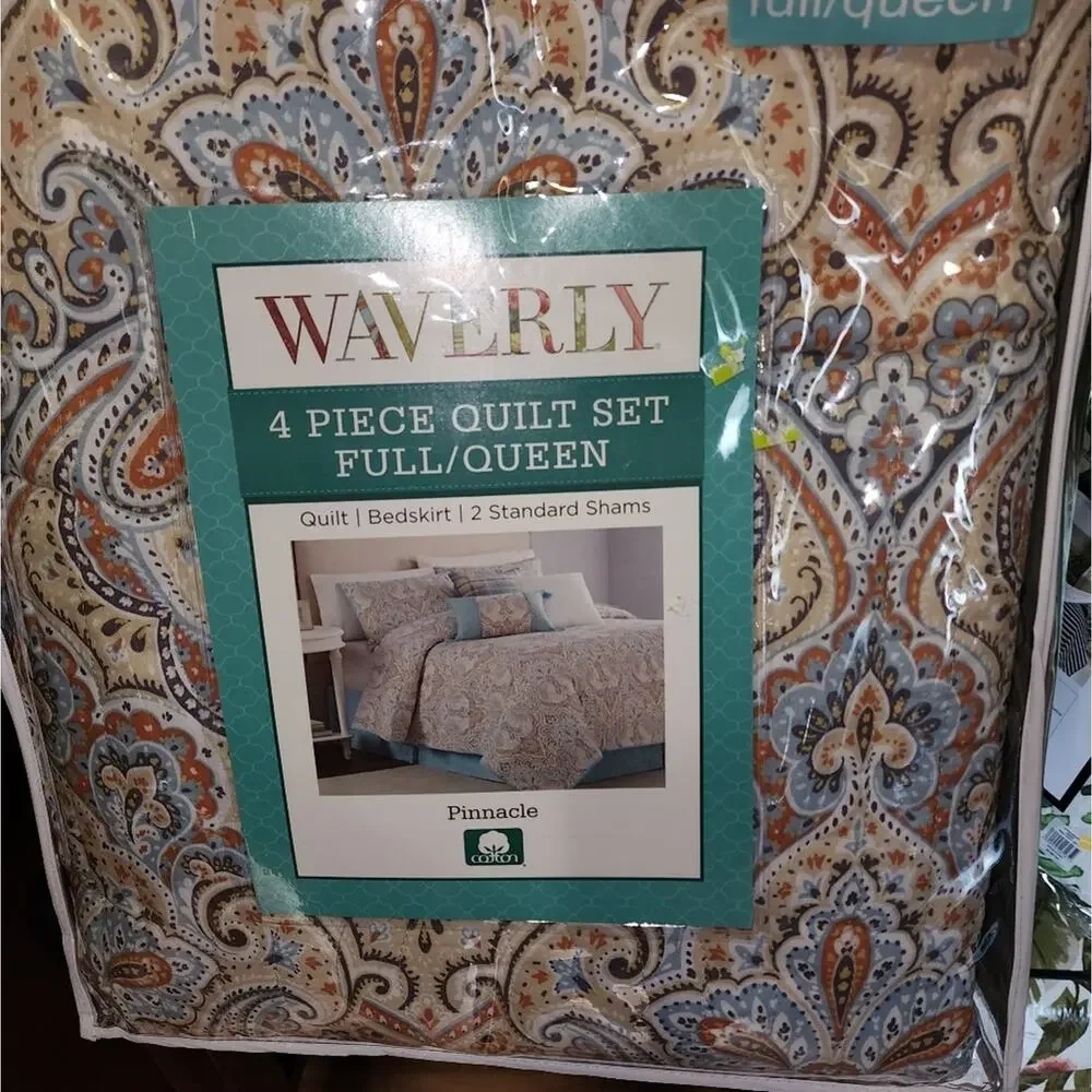 WAVERLY NWT PINNACLE QUEEN QUILT SET WITH SHAMS COMBO